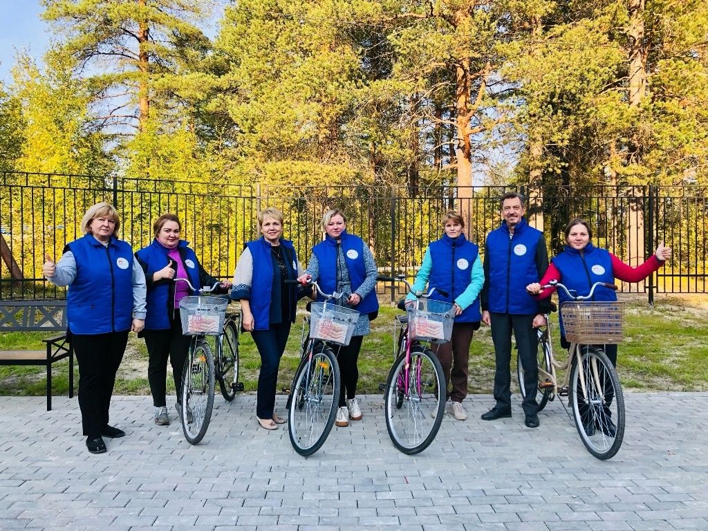 Социальных работников Карелии одели в яркие жилеты