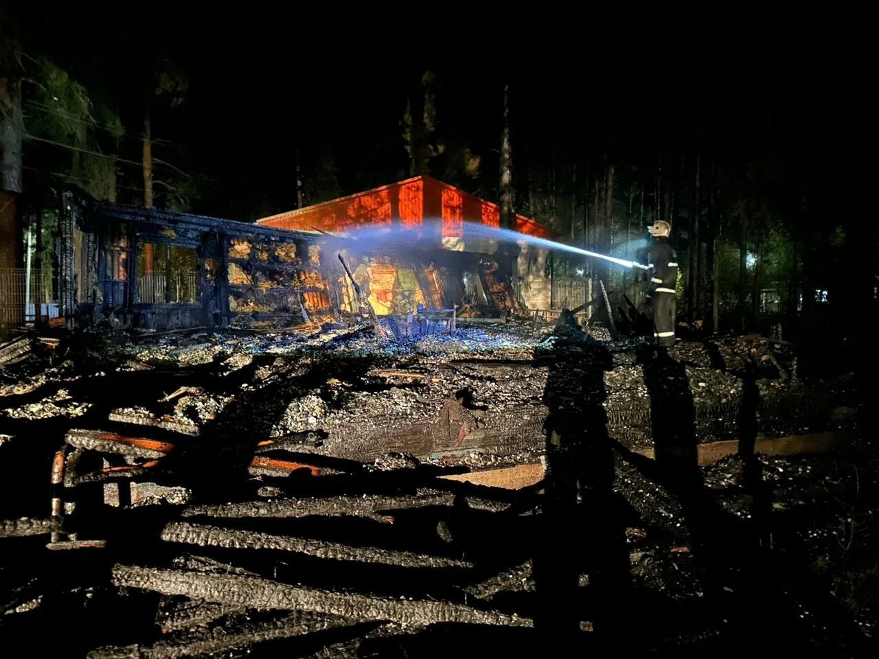 В Карелии сгорело здание старой амбулатории