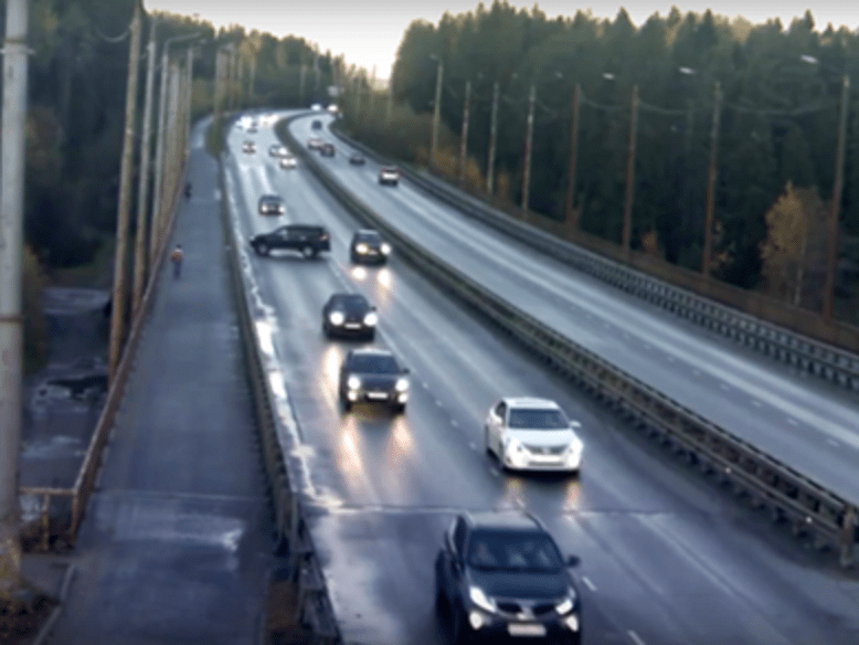 Водителей в Карелии призвали экстренно менять летние шины на зимние