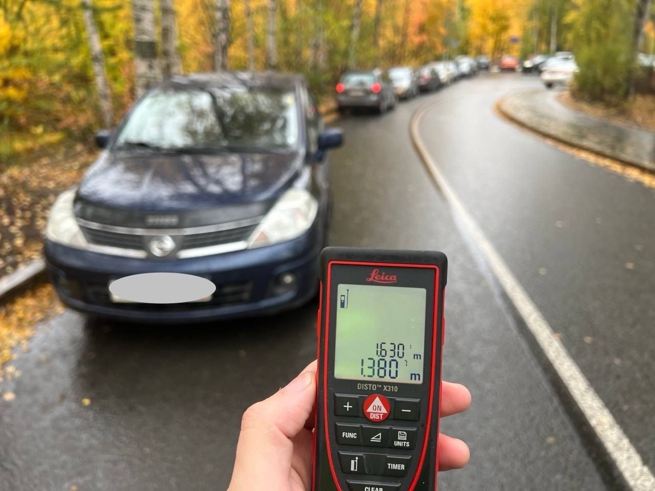 Автомобили нарушителей эвакуировали с Литейной площади