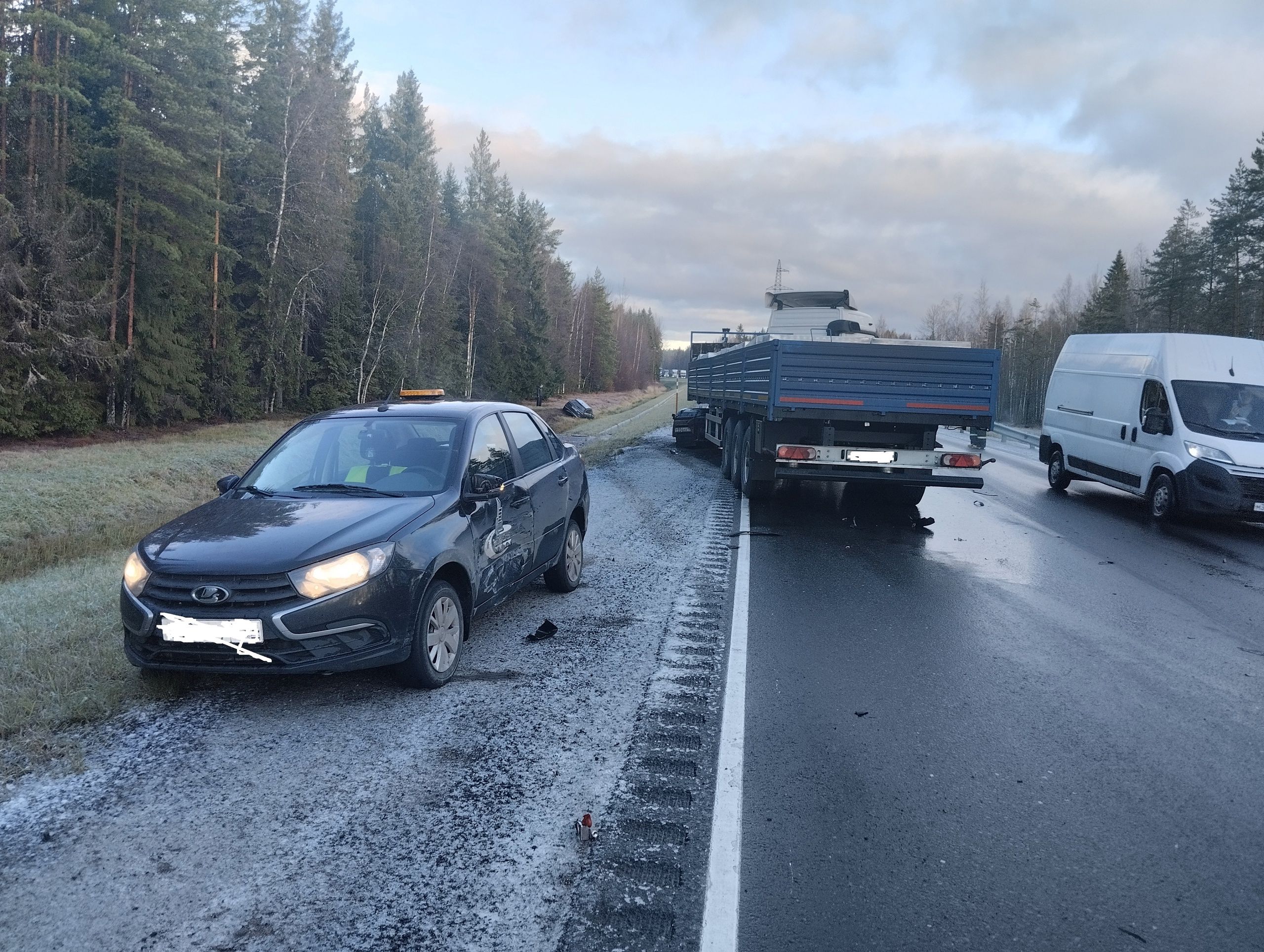 На трассе в Карелии столкнулись четыре автомобиля