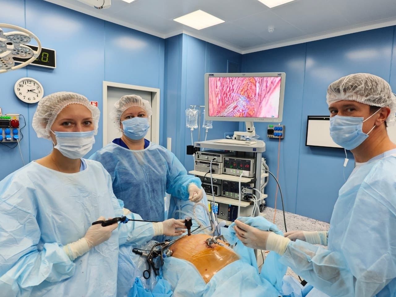 Врачи республиканского перинатального центра впервые провели сложную операцию