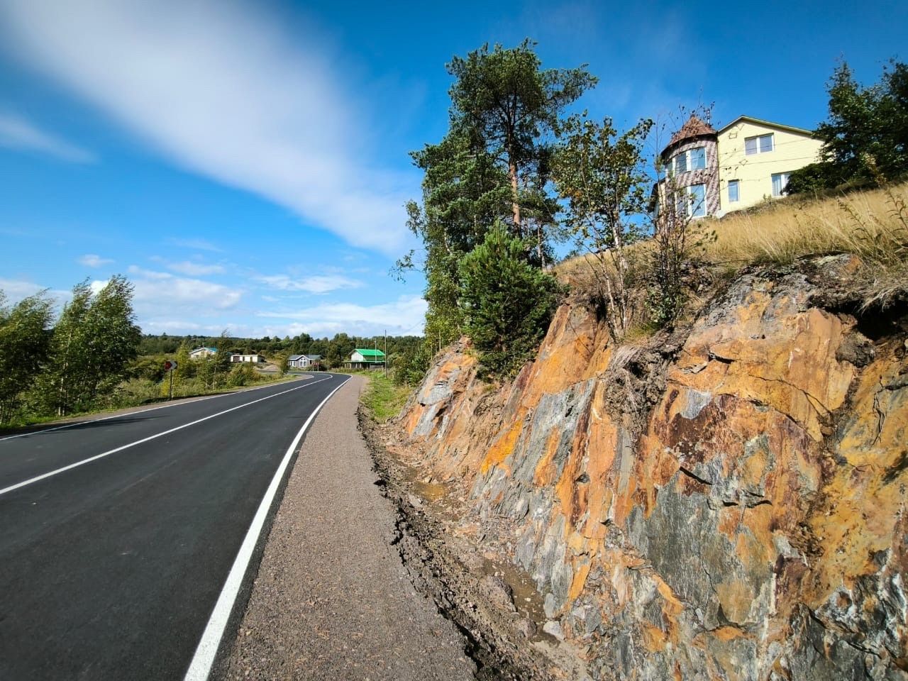 440 км автодорог к туристическим местам обновили в России с начала года