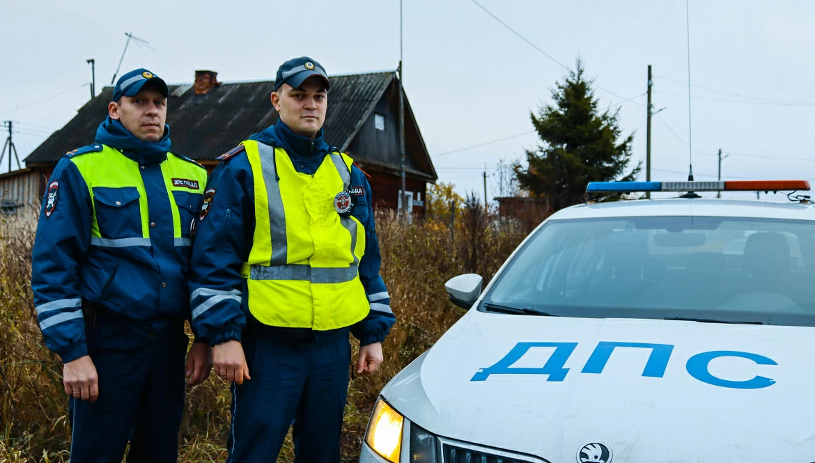 Спасших пенсионерку на пожаре в Карелии полицейских наградят медалью «За смелость во имя спасения»