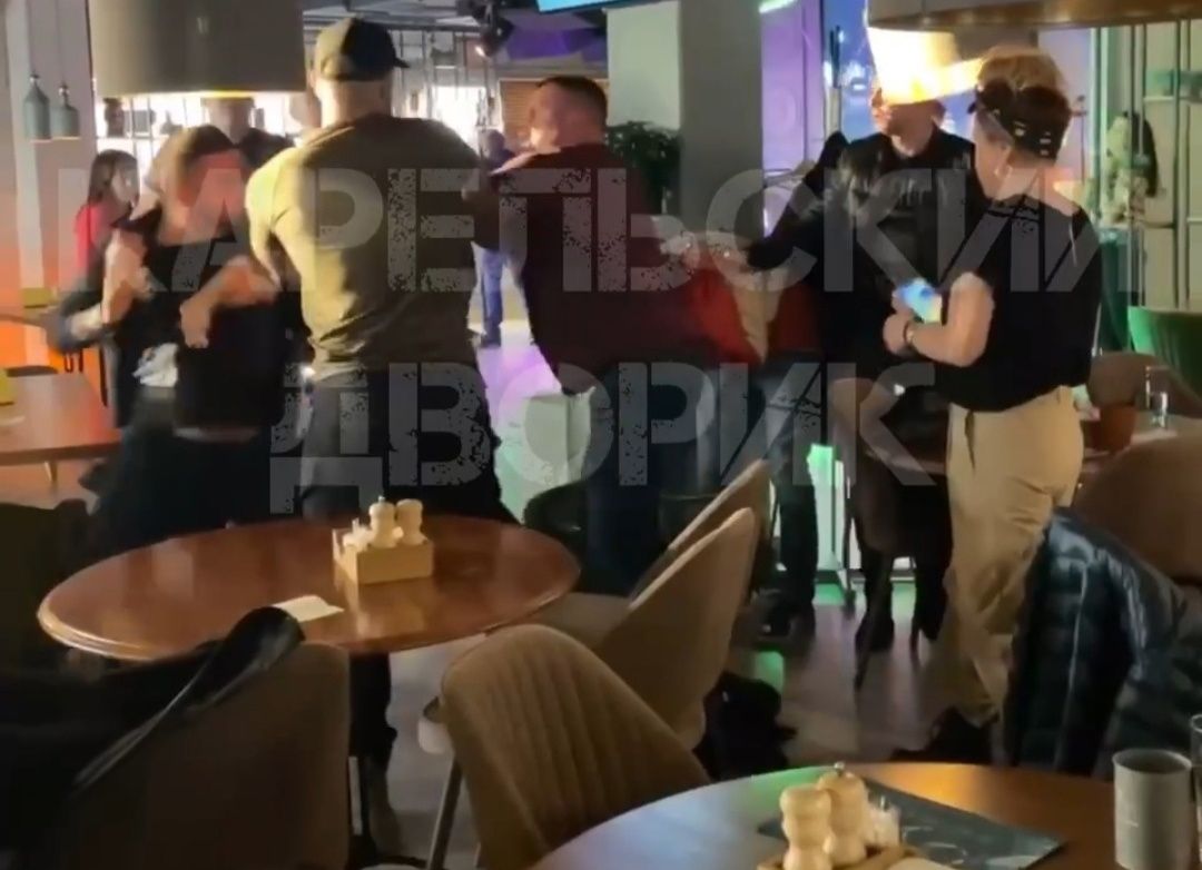 Массовая драка произошла в кафе в центре Петрозаводска