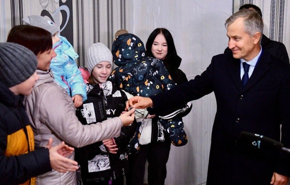 Ключи от квартиры в Питкяранте вручили вдове участника специальной военной операции