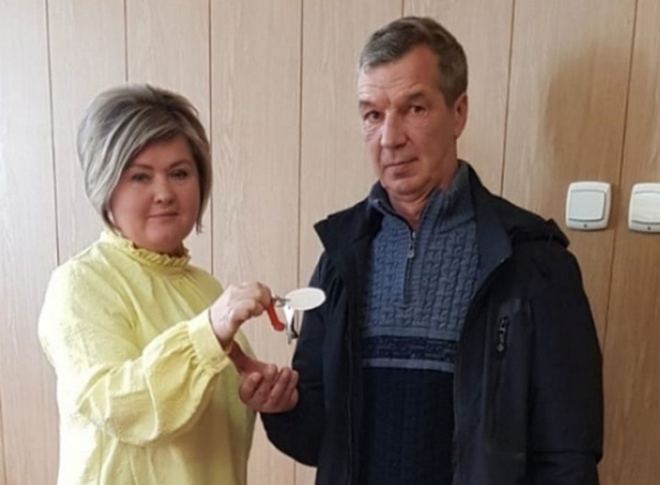 Семьям участников СВО вручили ключи от новых квартир