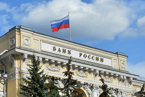 Названы регионы, где появились новые пятитысячные купюры