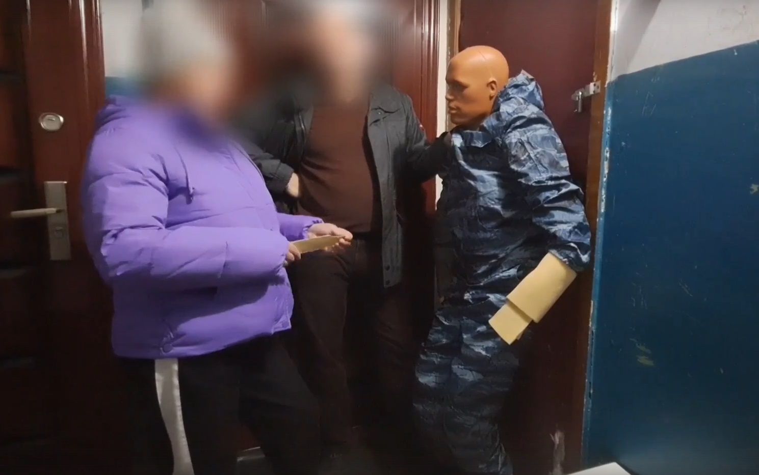 Жительница Карелии пришла к приятелю разрешить разногласия и ударила мужчину ножом