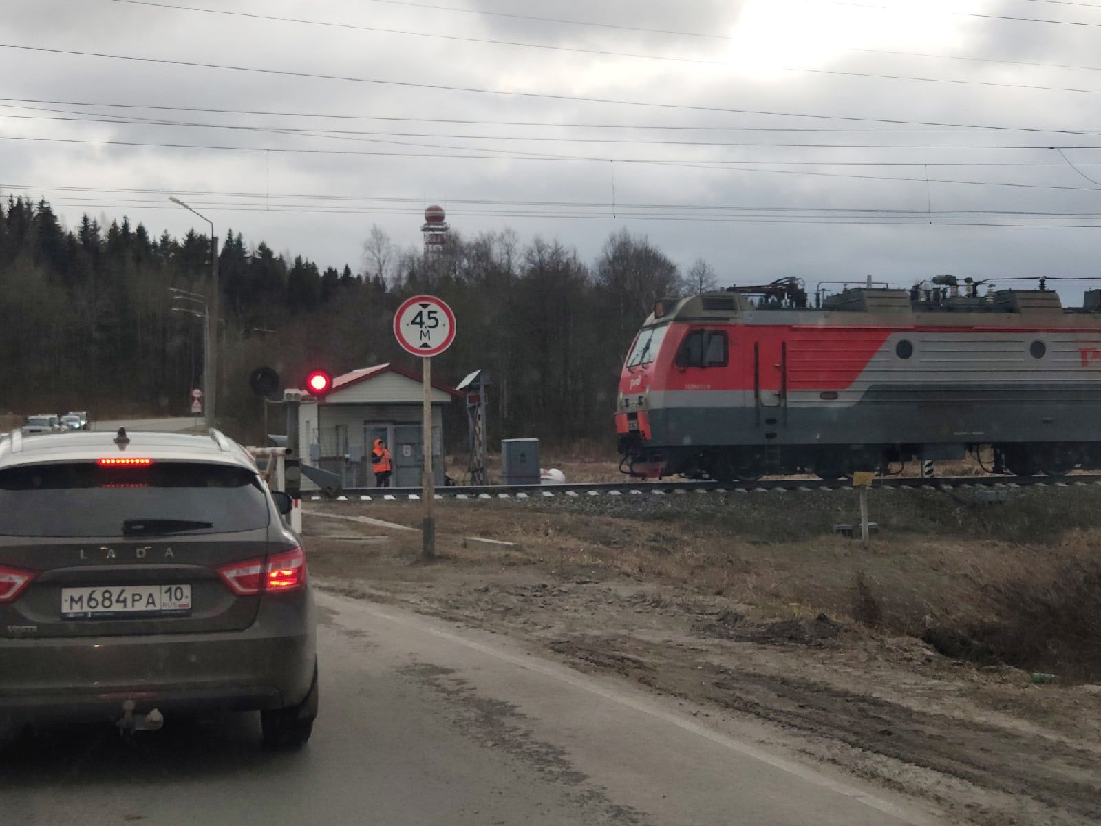 Водителей будут чаще штрафовать за нарушения на железнодорожных переездах