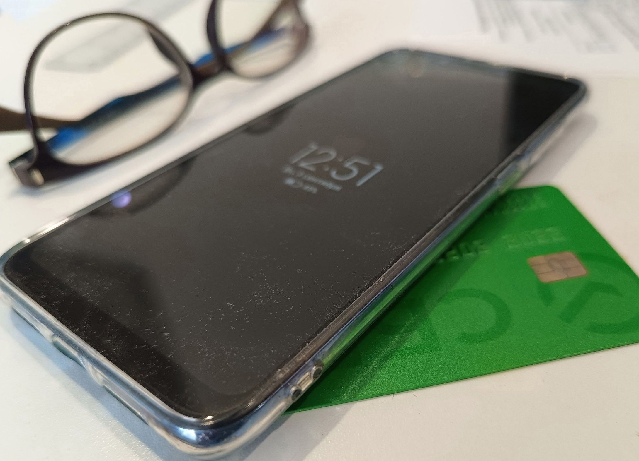 Марк и Ильзира оставили петрозаводчанок без денег