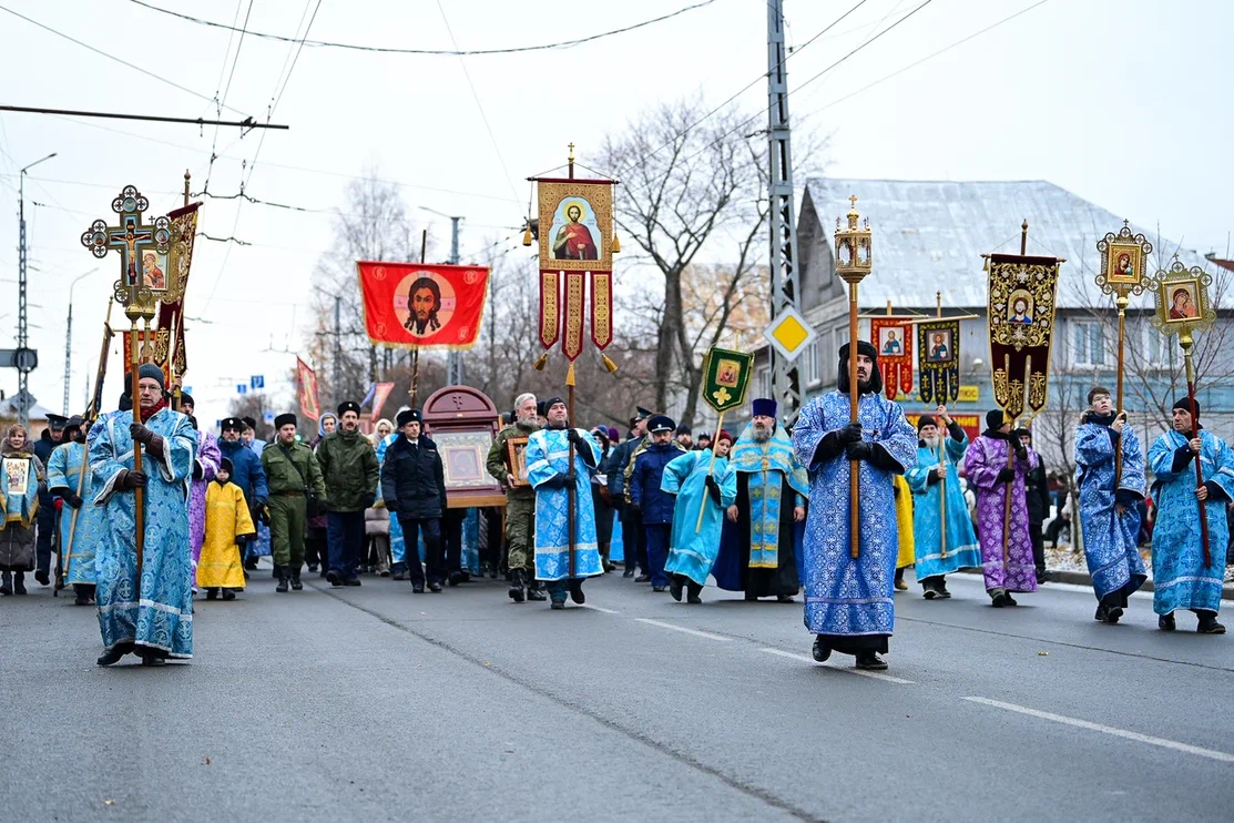 Большой крестный ход состоялся в Петрозаводске в День народного единства