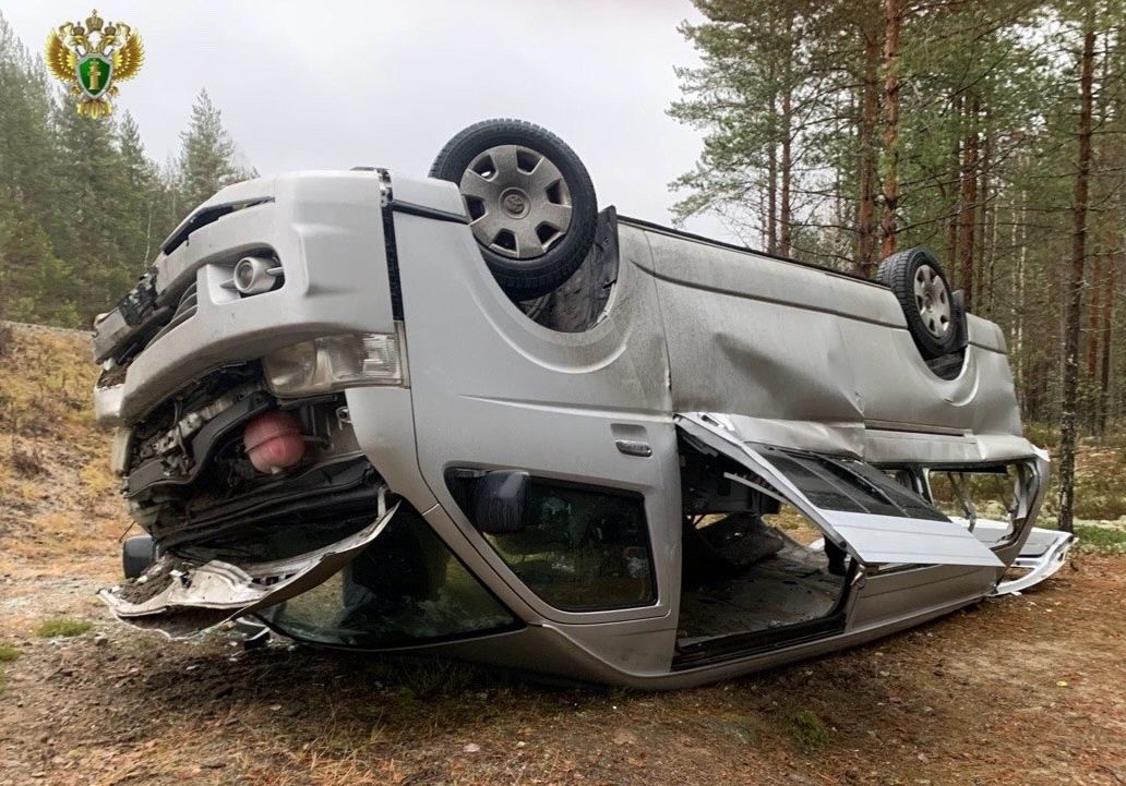 Семь человек госпитализированы после аварии с микроавтобусом в Медвежьегорском районе Карелии