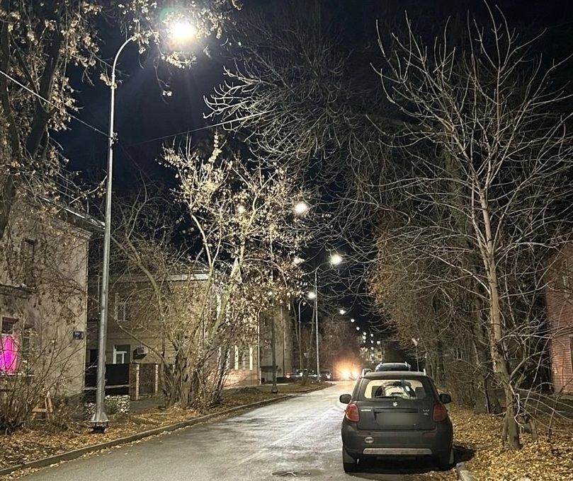 На Виданской улице модернизировали освещение