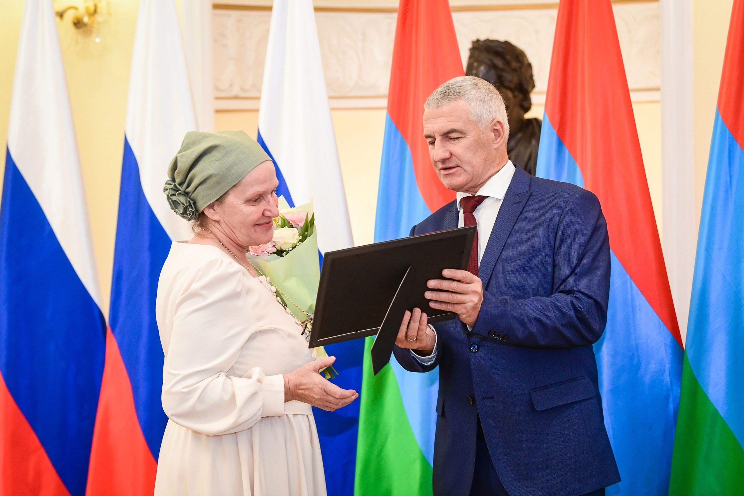 Орден «Мать-героиня» вручили жительнице Костомукши