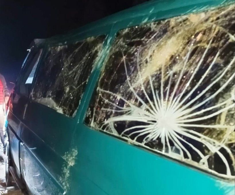 На трассе в Карелии опрокинулся микроавтобус, есть пострадавшие