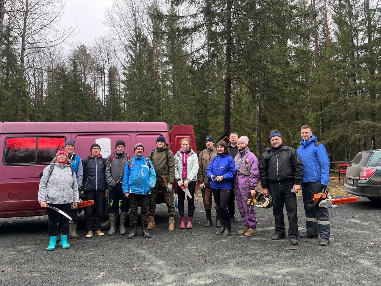 Участники субботника отремонтировали два моста  на трассе Фонтаны в Петрозаводске