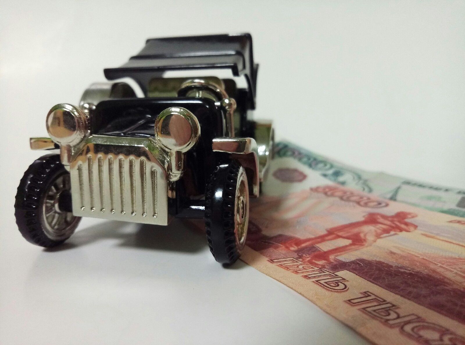 Штрафы для автомобилистов значительно вырастут, а скидку 50% при их быстрой оплате отменят