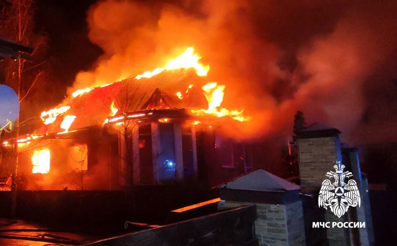 Ночью в Сайнаволоке сгорел жилой дом