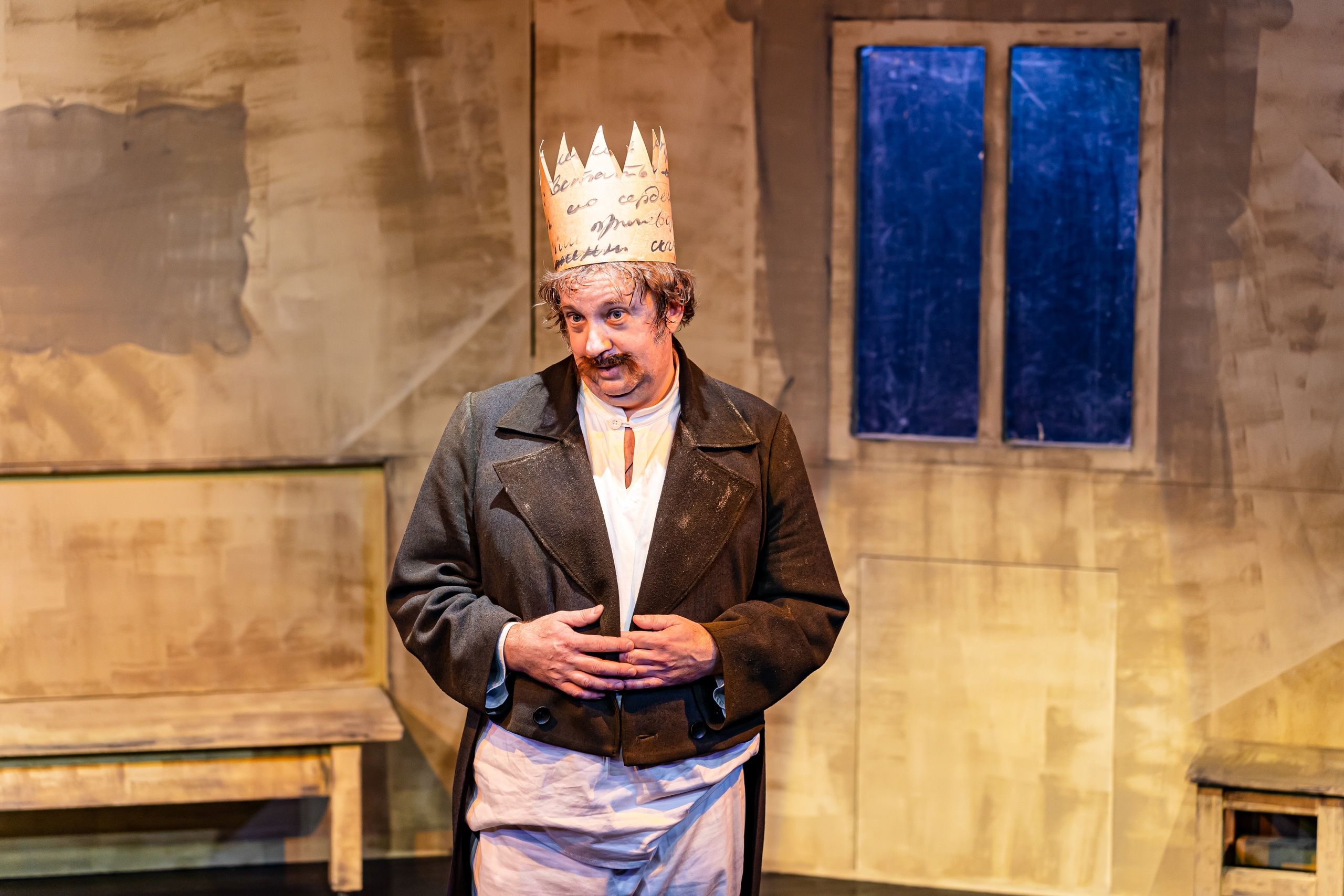 «Что это у тебя, братец, в голове всегда ералаш такой?». В Национальном театре Карелии поставили «Записки сумасшедшего» Гоголя