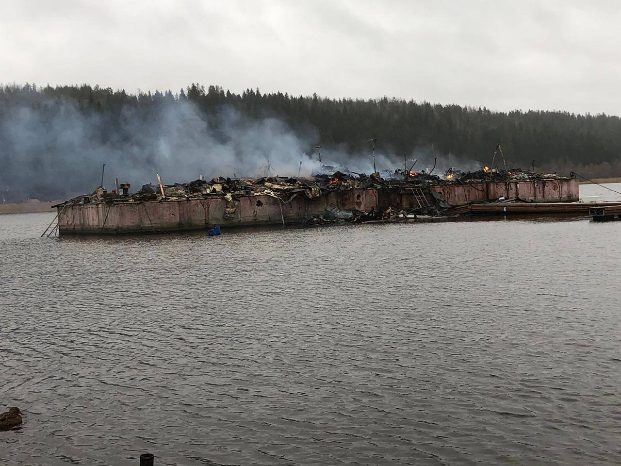 Транспортная прокуратура начала проверку по факту пожара на дебаркадере в Карелии