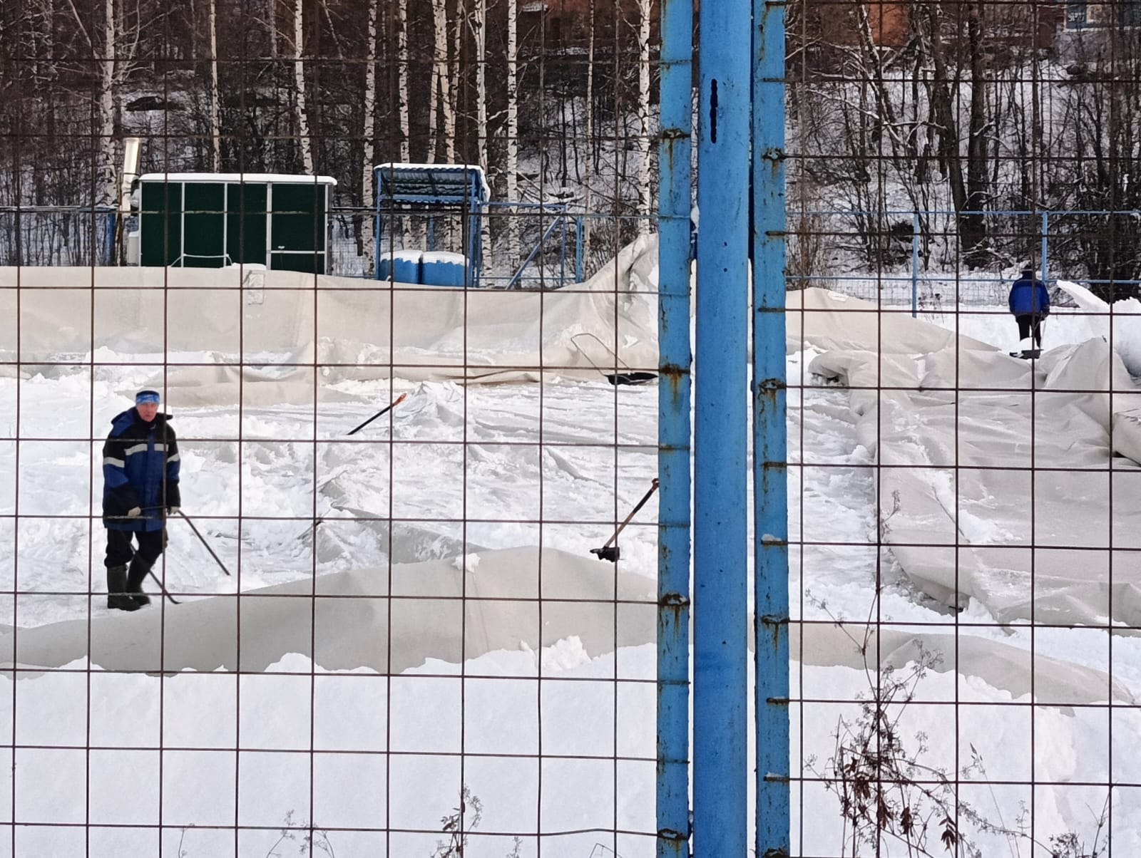 В Петрозаводске «сдулся» воздухоопорный купол спортивного комплекса «Спартак»