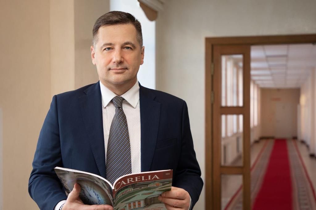 Экс-замдиректора Корпорации развития Карелии Алексея Раумо задержали со взяткой в миллион рублей Экс-замдиректора Корпорации развития Карелии Алексея Раумо задержали со взяткой в миллион рублей