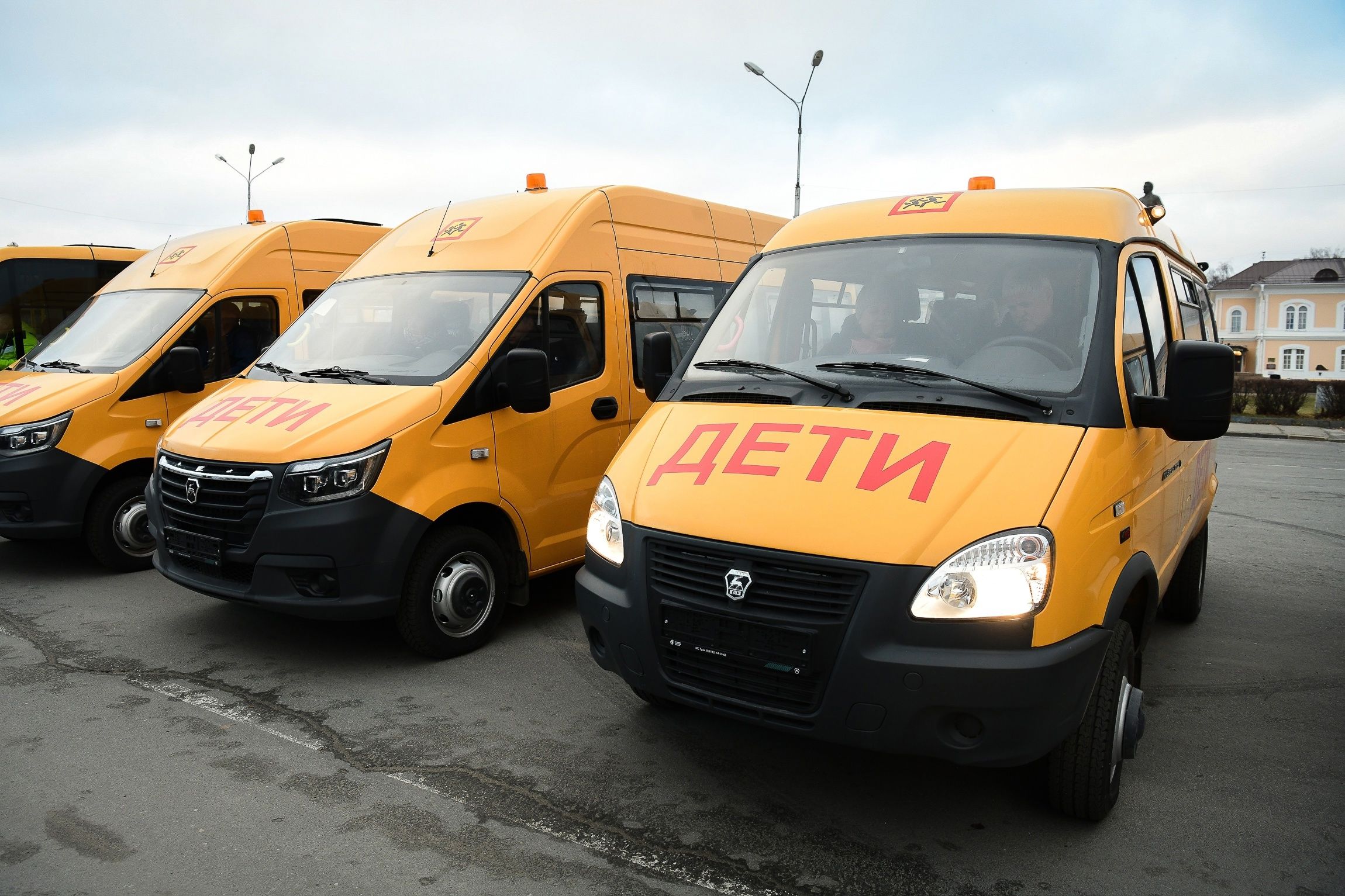 Восемь автобусов закупили для школ Карелии