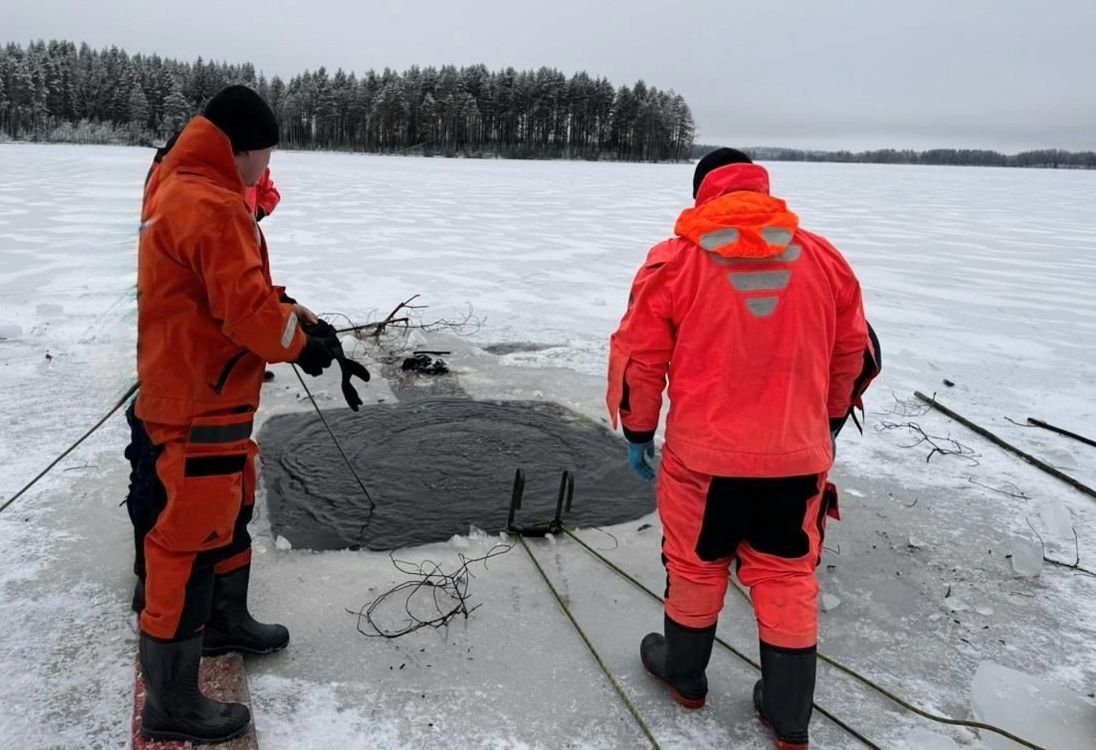Установлены личности утонувших на озере Найдомозеро в Карелии рыбаков