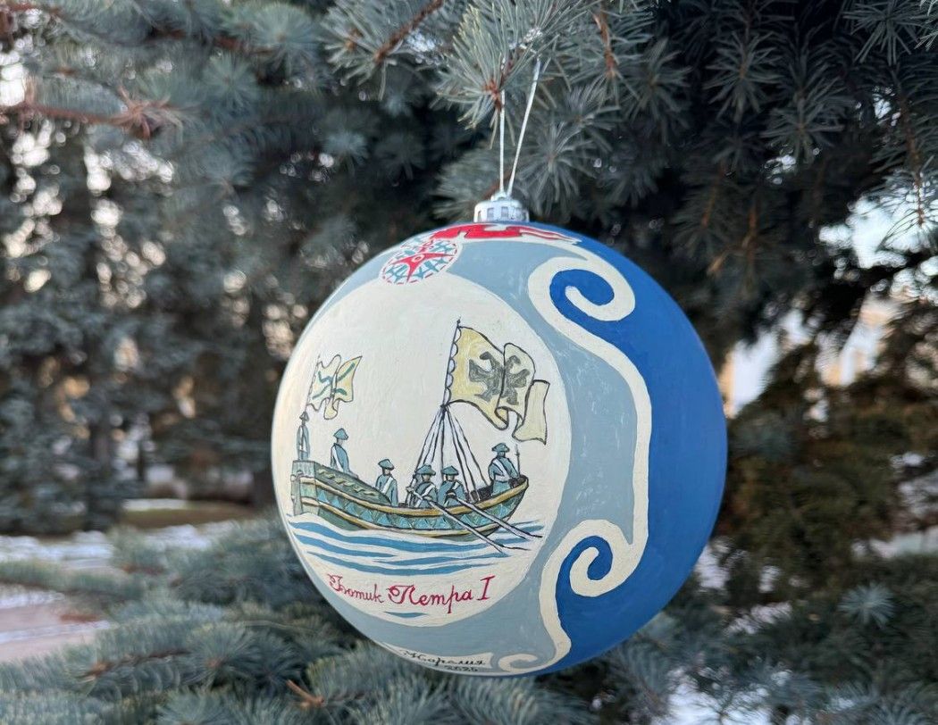 Новогодний шар от карельских мастеров украсит главную морскую елку страны