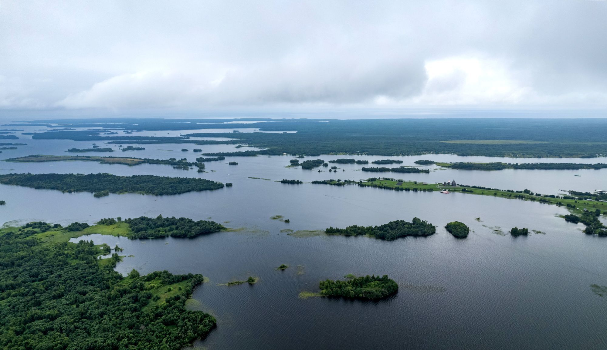 Остров Заонежье. Как журналист, фотограф и барин в Кижские шхеры ходили