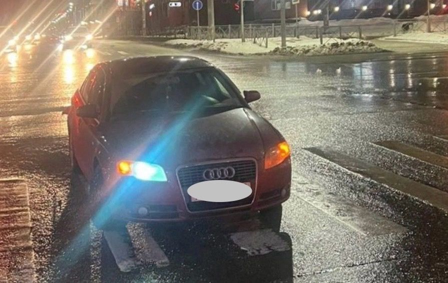 В центре Петрозаводска водитель сбил двух девушек на пешеходном переходе