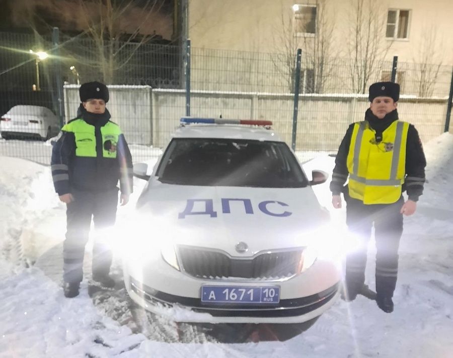 Карельские полицейские помогли заблудившемуся водителю грузовика из Белоруссии