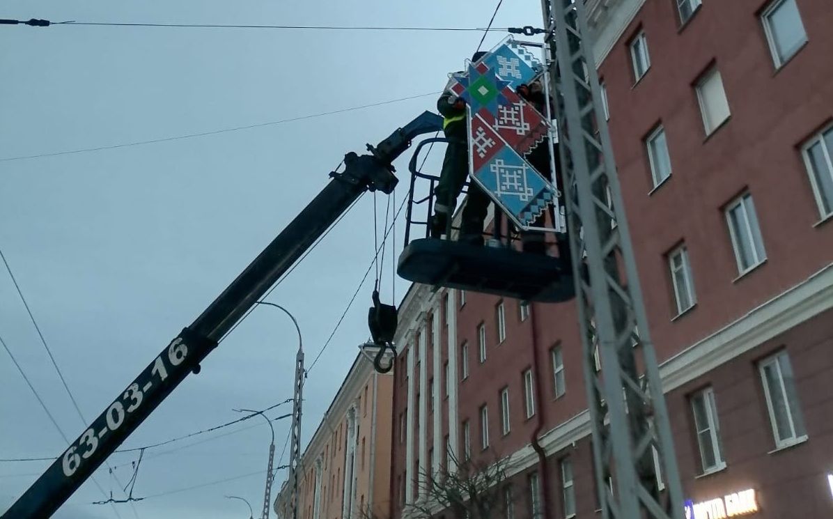 На центральном проспекте Петрозаводска появятся новогодние украшения в карельском стиле