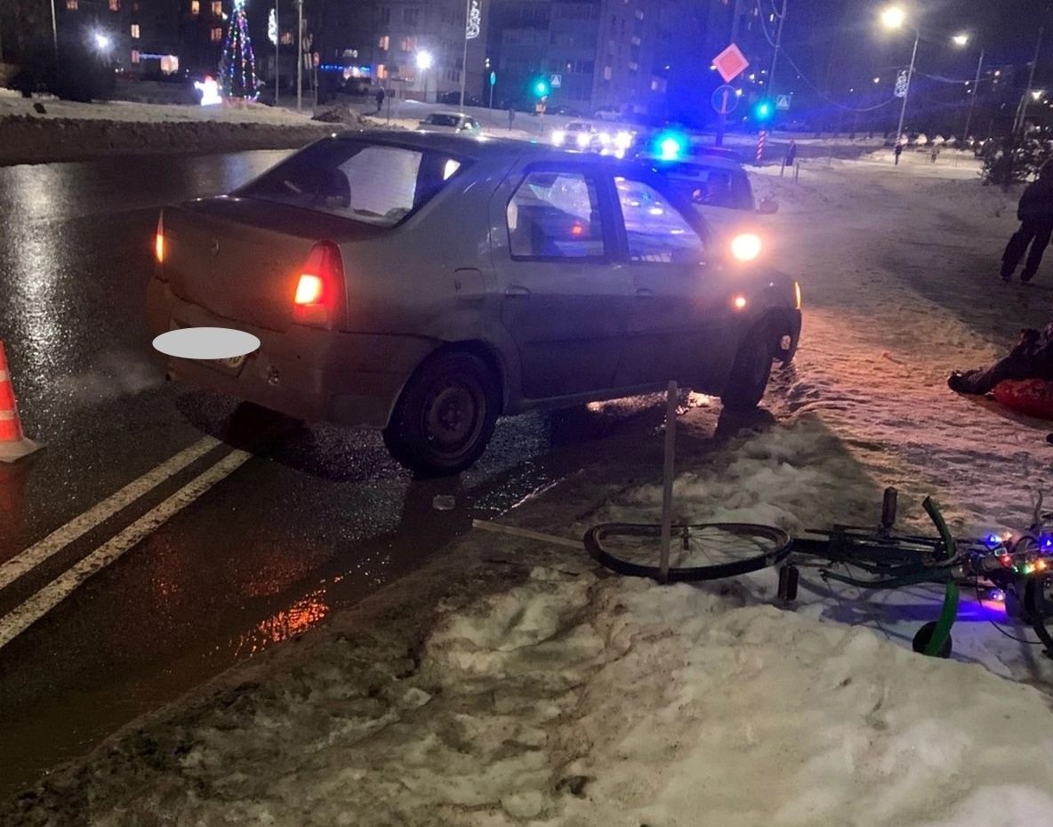 В Петрозаводске столкнулись велосипедист и легковой автомобиль