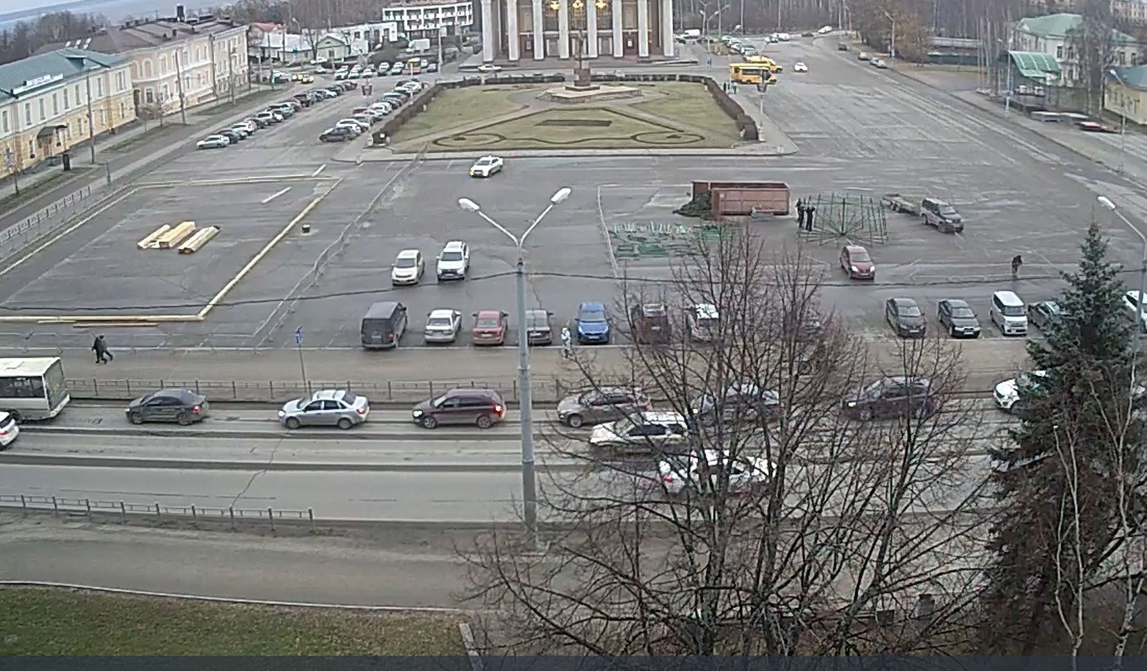 Петрозаводск начали украшать к Новому году