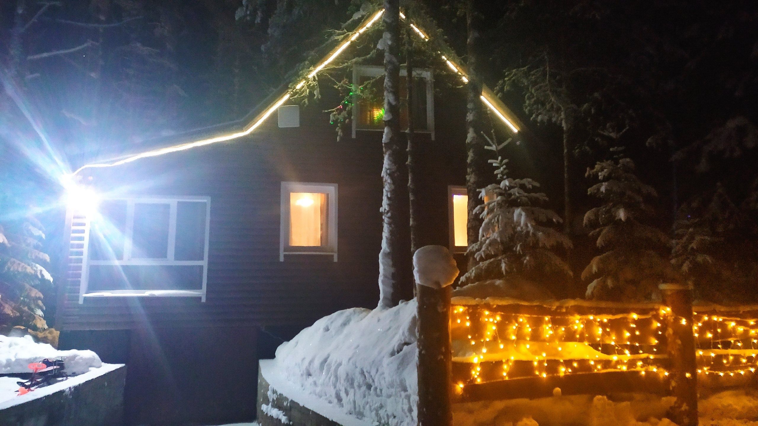 Стало известно, сколько россиян будут работать в Новый год, а сколько его просто проспят