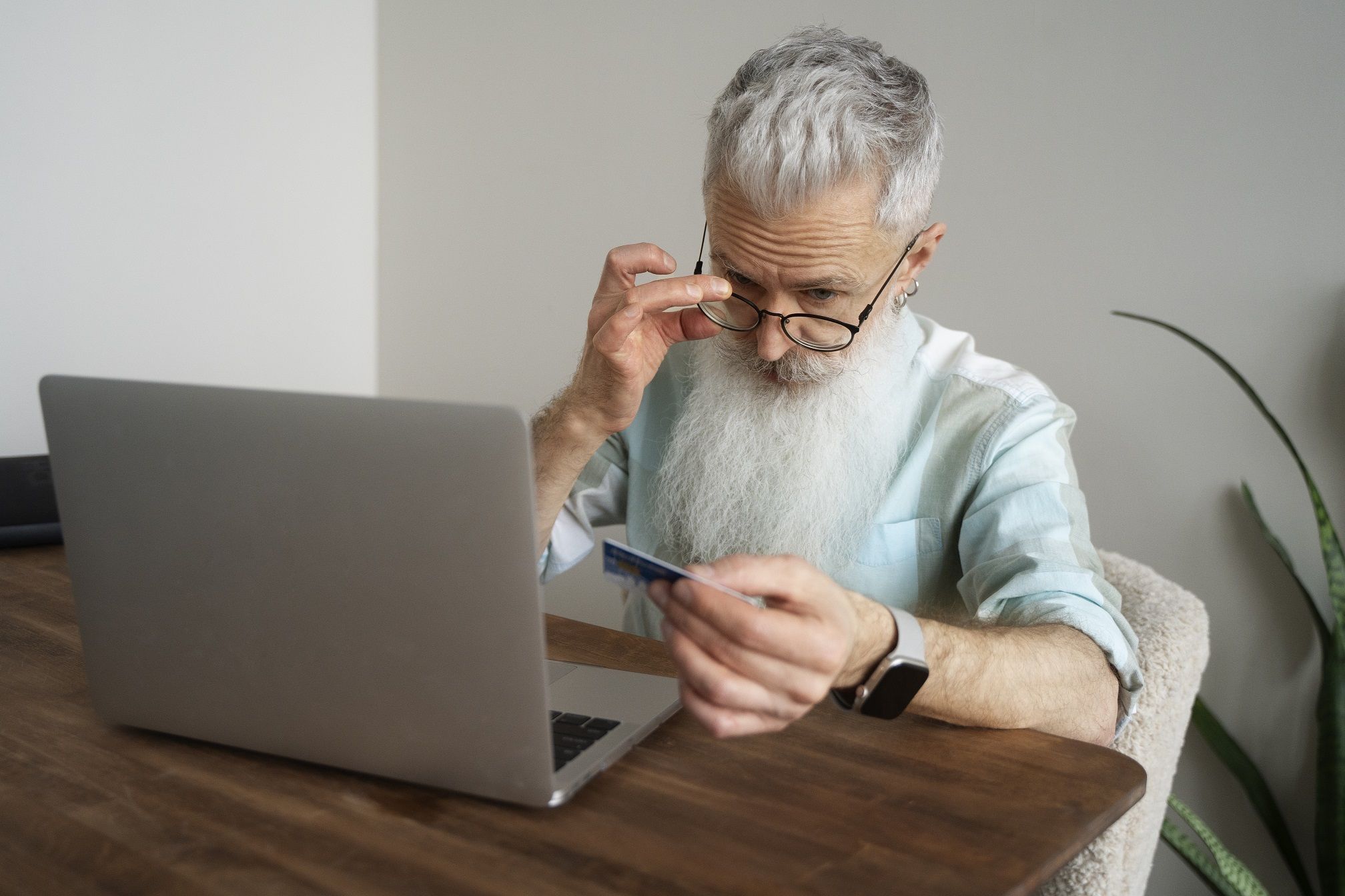 Оператора сотовой связи оштрафовали за пропуск звонка от мошенников