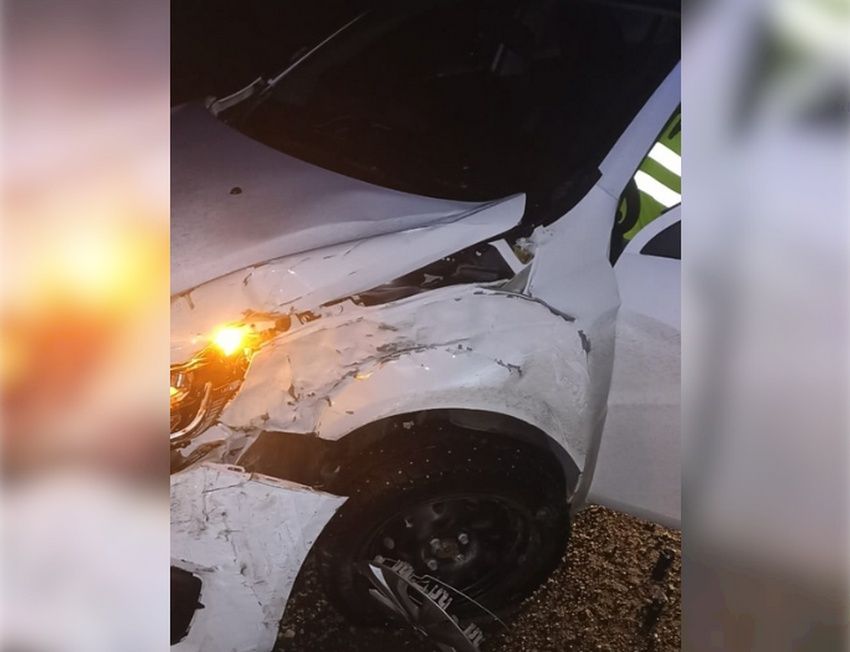 В Сегежском округе лесовоз смял прицепом две машины