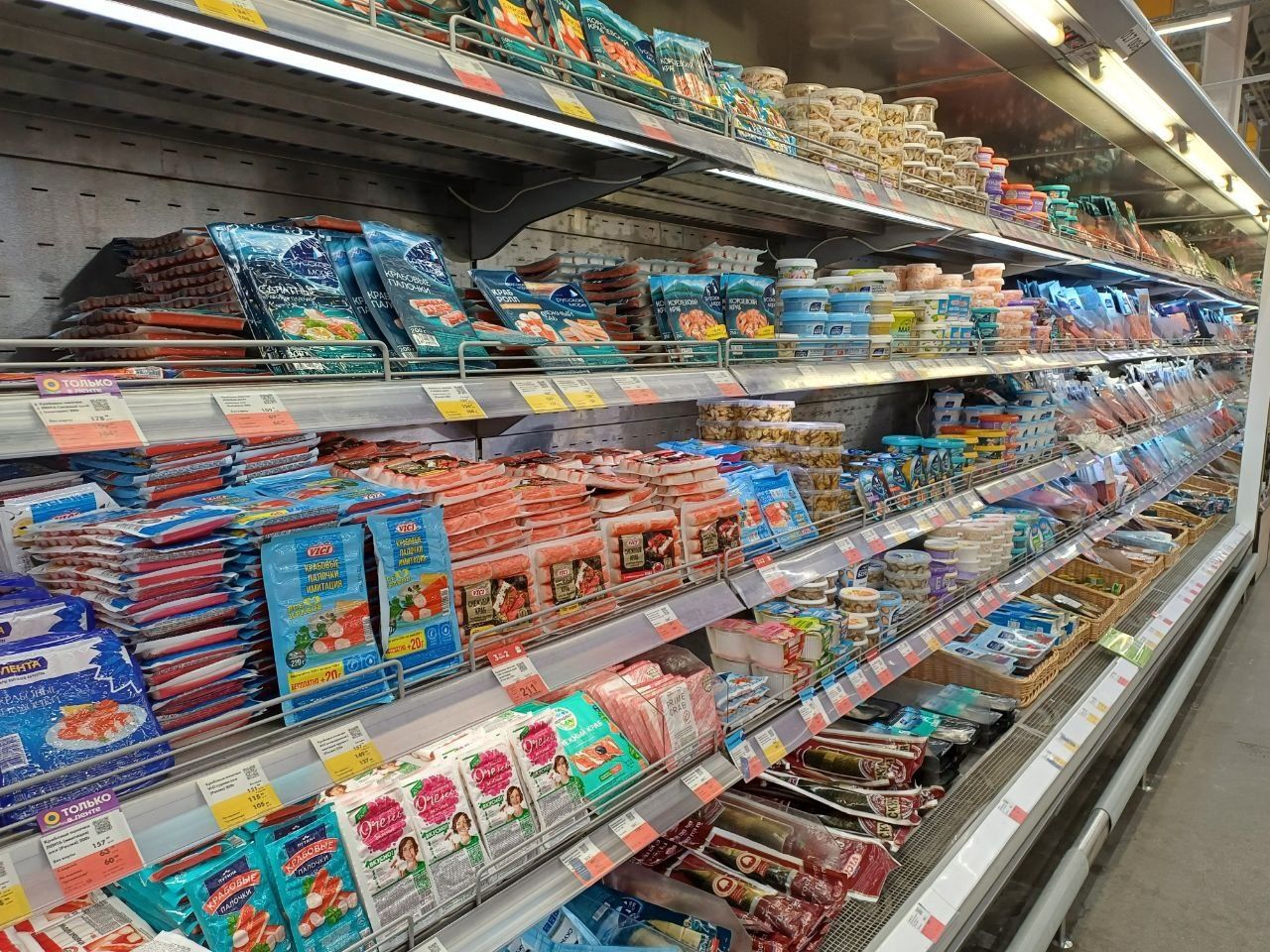 Цены на продукты в России продолжают стремительно расти