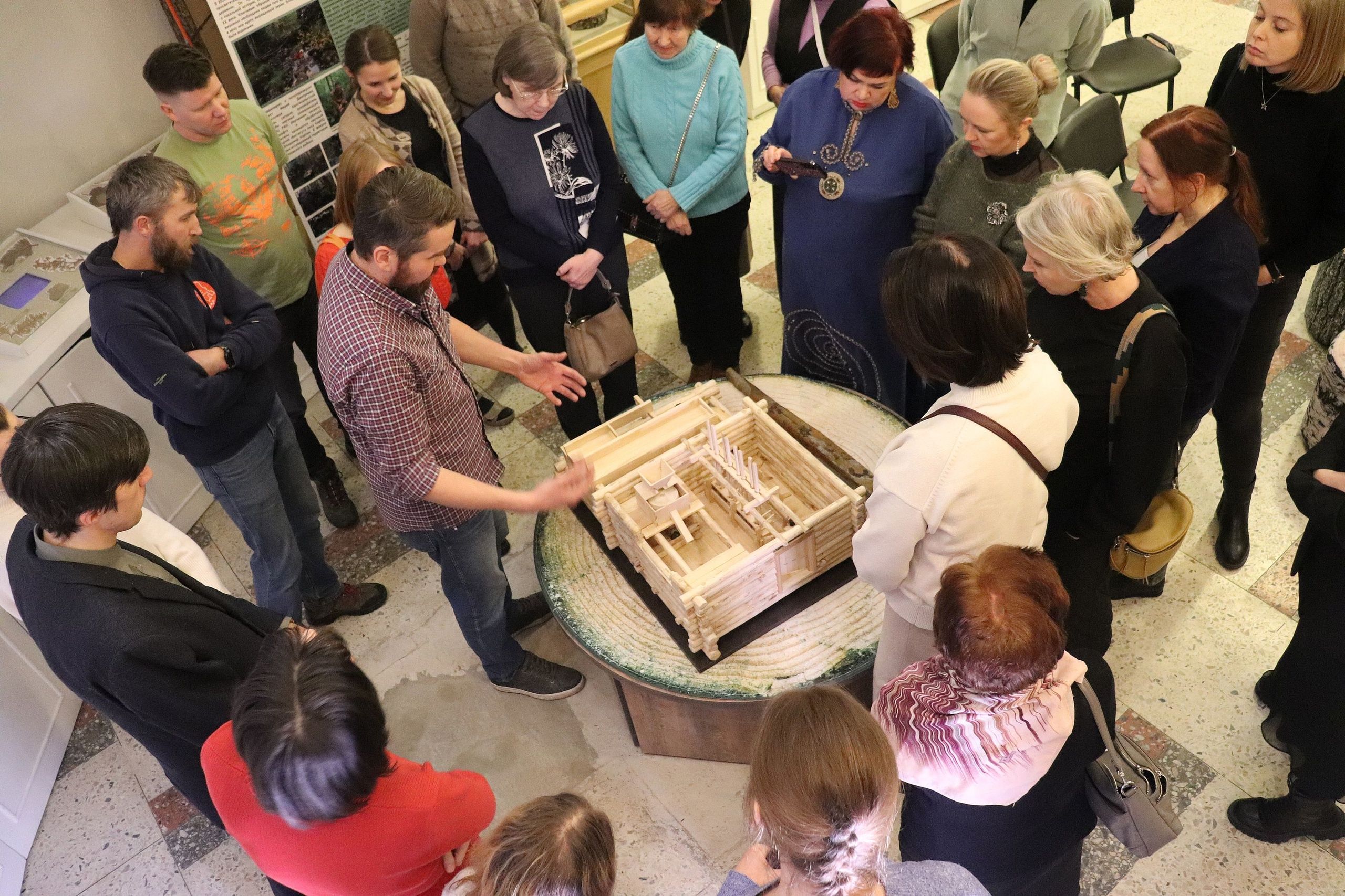 Карельские ученые представили деревянный макет водяной мельницы