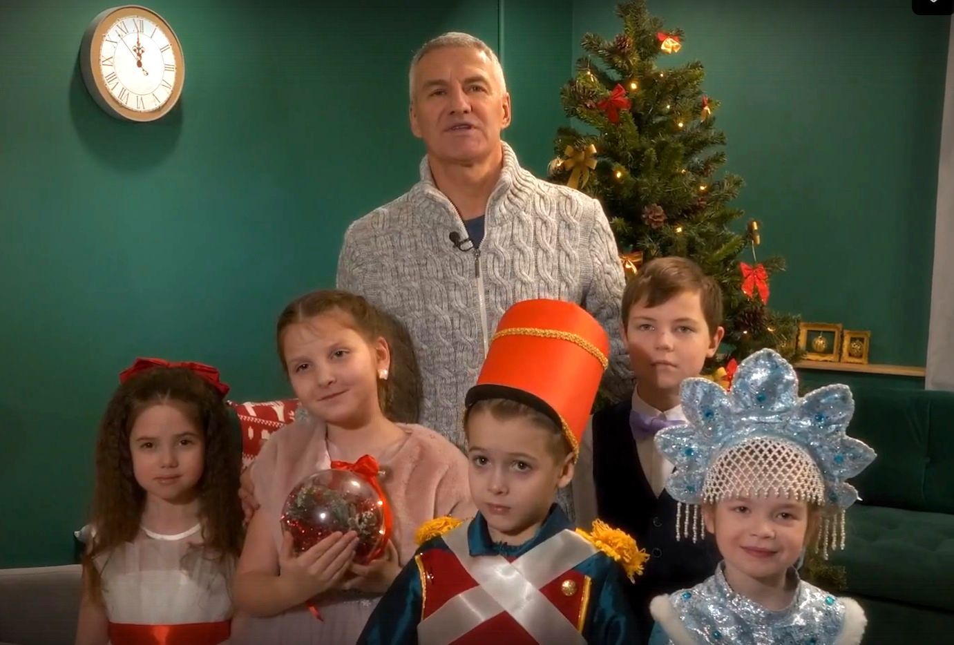 Артур Парфенчиков опубликовал совместное с жителями Карелии поздравление с Новым годом