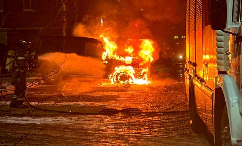 «Мерседес Гелендваген» известного предпринимателя сгорел в Петрозаводске