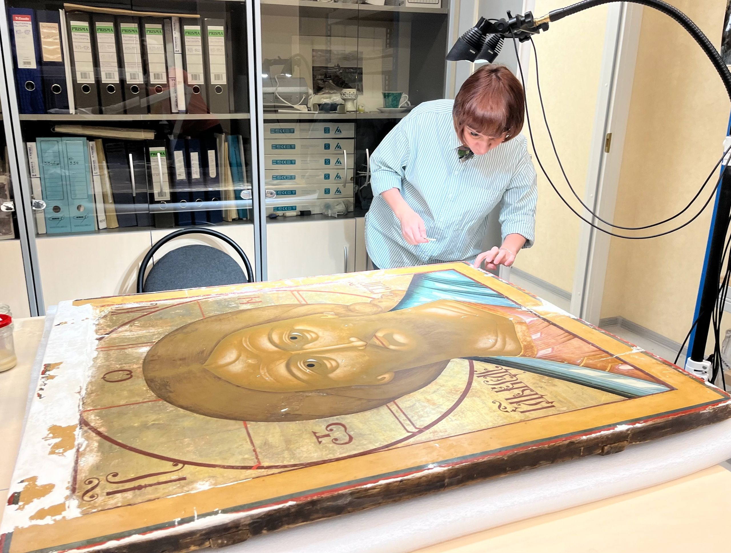 В музее «Кижи» завершилась реставрация иконы «Вседержитель»