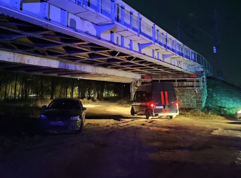 В Петербурге поезд насмерть сбил 14-летнего подростка