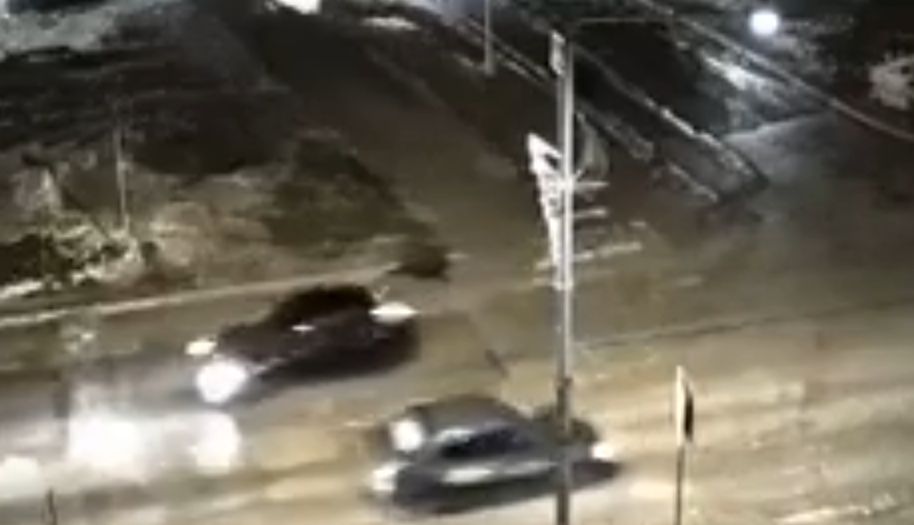 В Костомукше ищут водителя, который сбил подростка и уехал