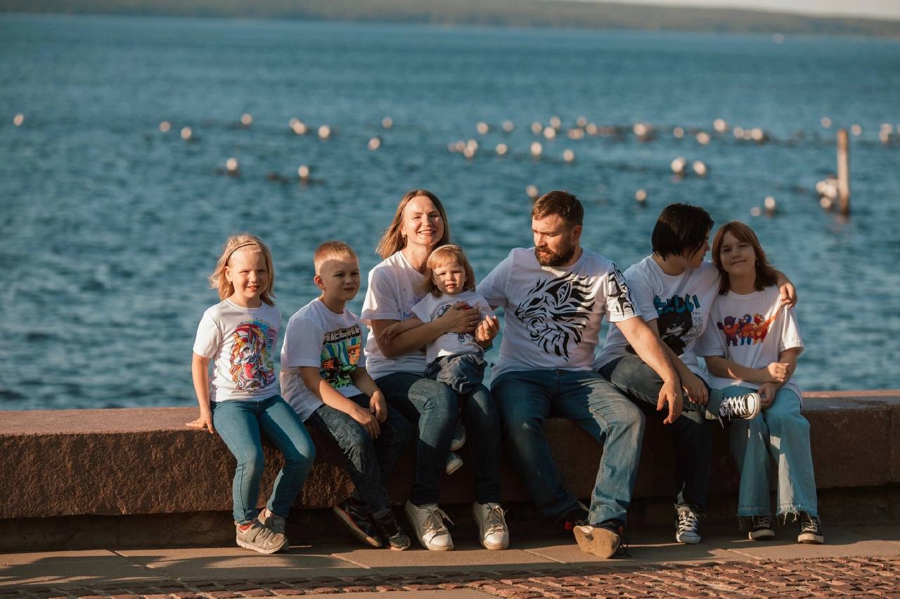 В Карелии учреждены новые государственные награды для многодетных родителей