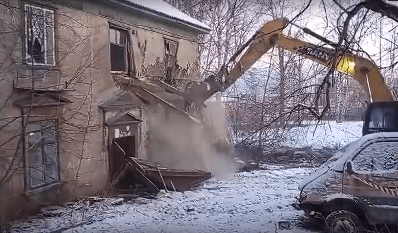 Еще один аварийный дом снесут в Петрозаводске в этом году