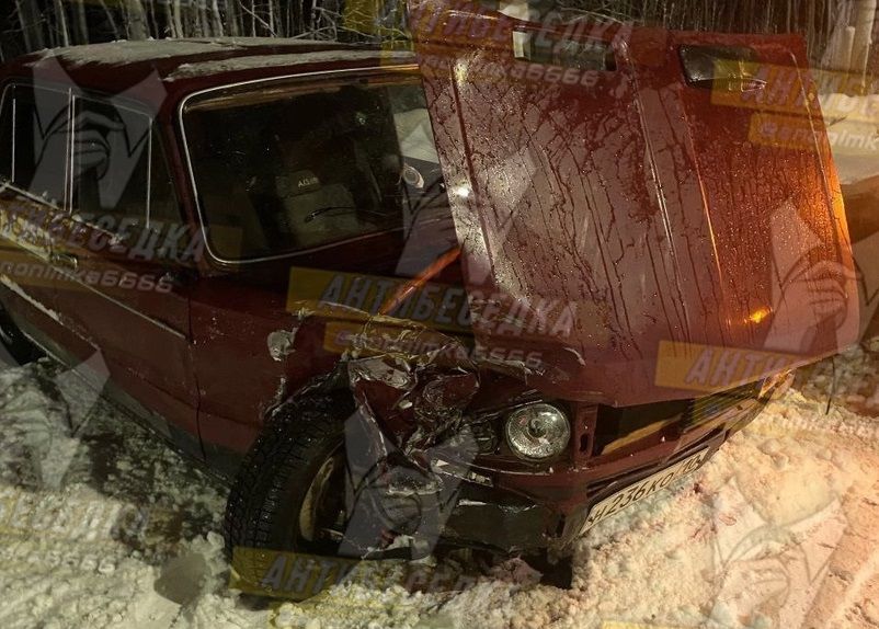 Два автомобиля столкнулись в Костомукше