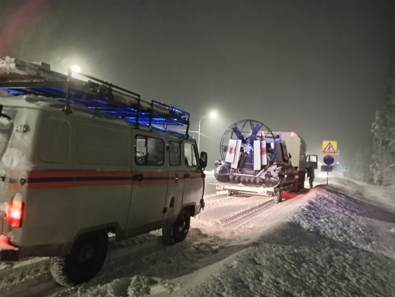 Карельским спасателям пришлось эвакуировать пассажиров судна на воздушной подушке